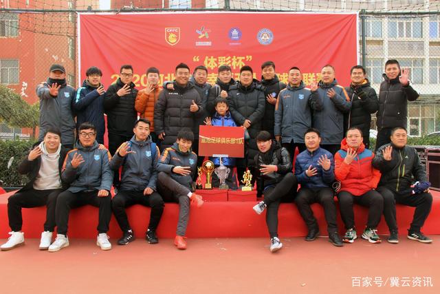 亚马尔与19岁女网红购物被偷拍 她有140多万粉丝